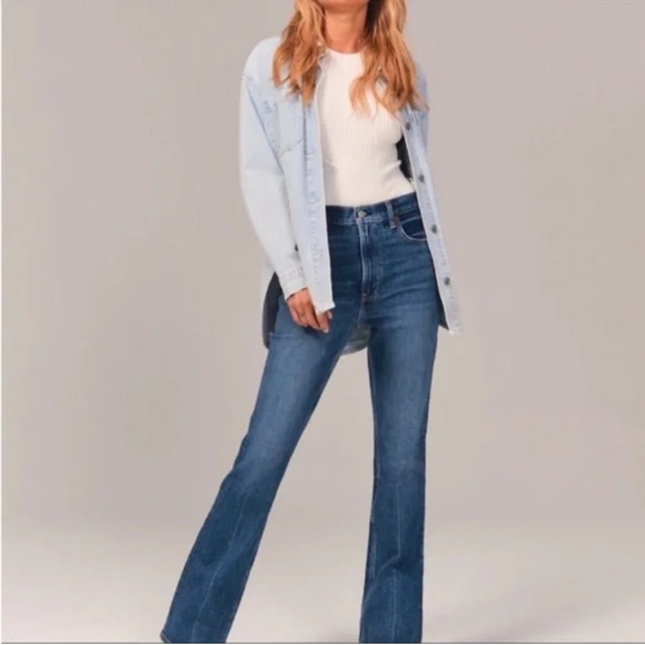 Abercrombie & Fitch 70s Ultra High Rise Vintage Flare Jean - Picture 2 of 11